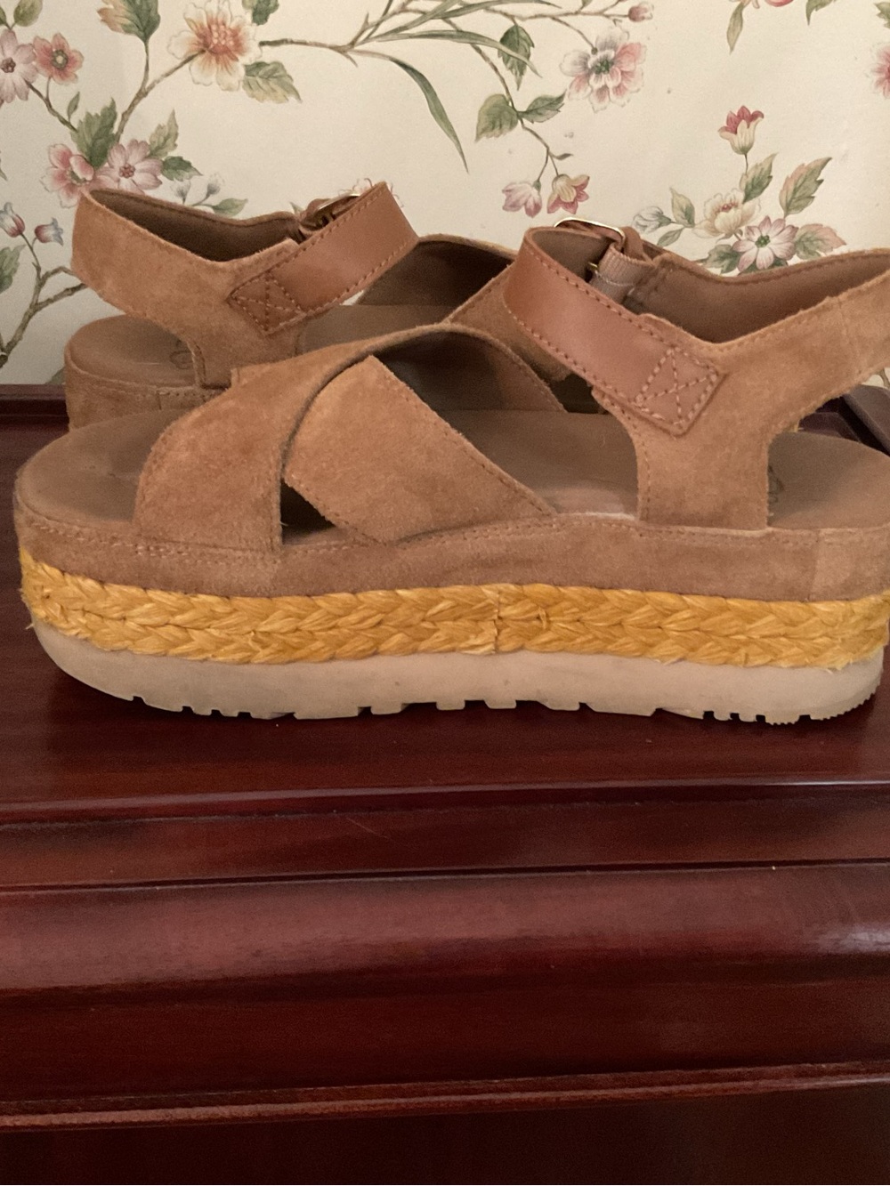UGG Women's Chestnut Suede Platform Espadrille Sandals - Picture 6 of 7
